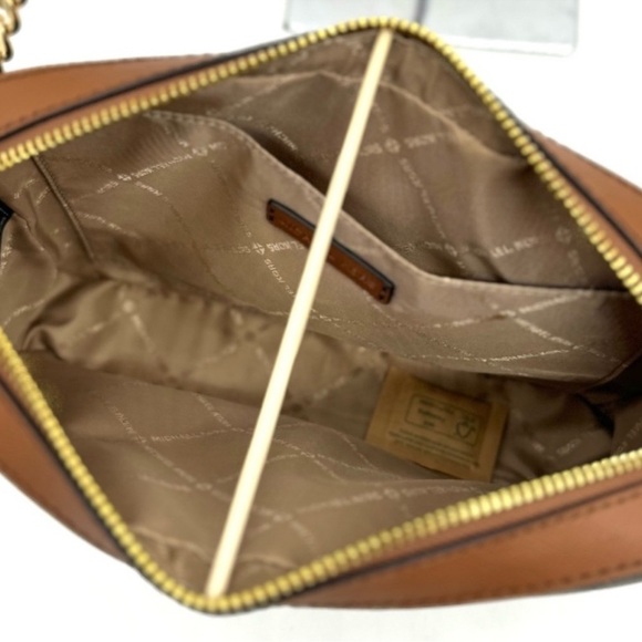 Michael Kors Large EW Crossbody Bag & Large Double Zip Wallet Brown - Picture 8 of 13